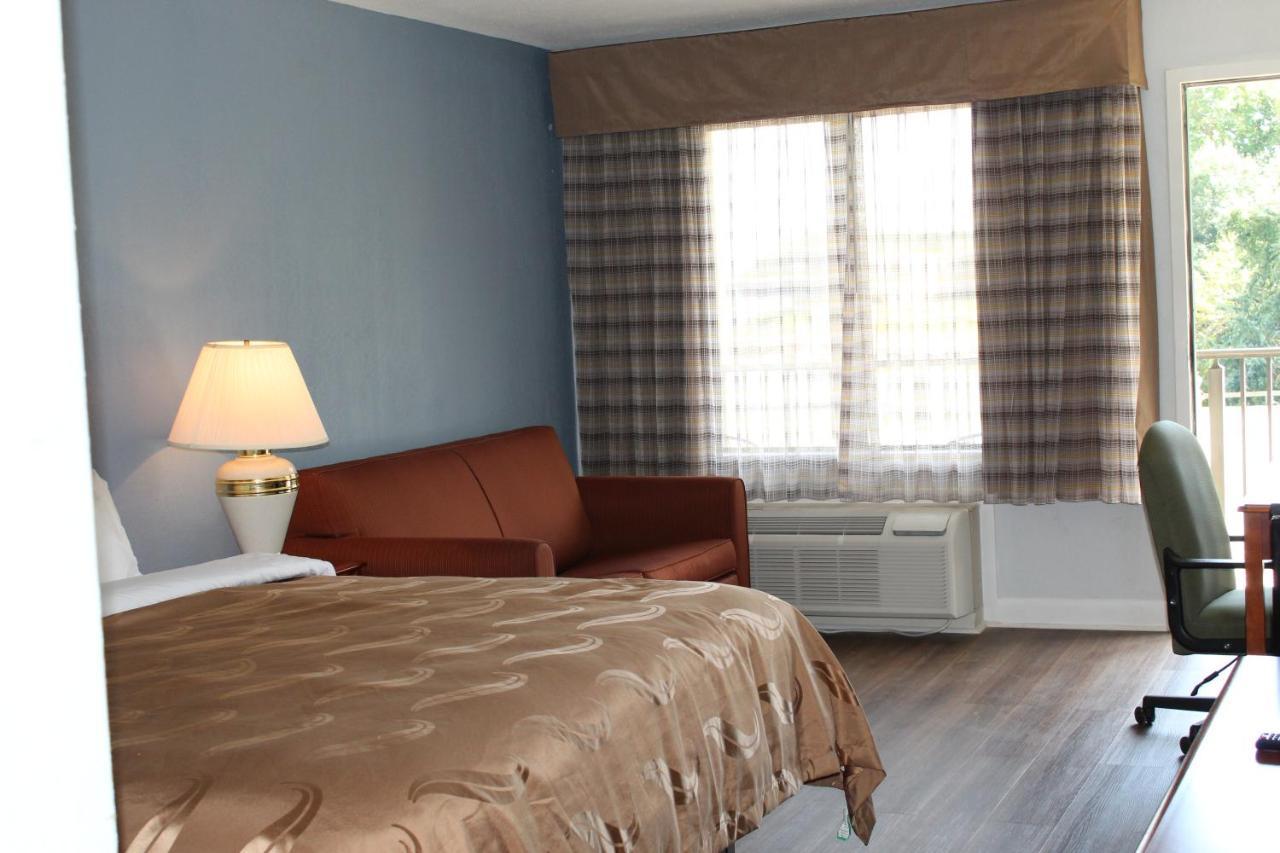 Quality Inn - On The Lake Clarksville-Boydton Esterno foto